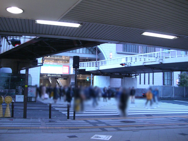 Jr大阪駅から阪急百貨店までの行き方 かんたんアクセス